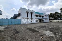 Unit Gudang Disewakan di Rungkut Industri di Area Ramai & Strategis Unit Gudang Disewakan di Rungkut Industri di Area Ramai & Strategis