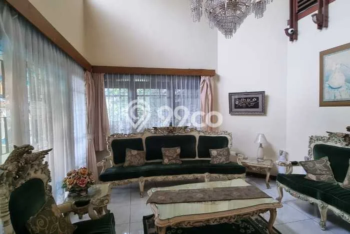 Siap Huni Rumah Mewah 8 Kamar di Kiaracondong Dekat ke Mana Pun Siap Huni Rumah Mewah 8 Kamar di Kiaracondong Dekat ke Mana Pun