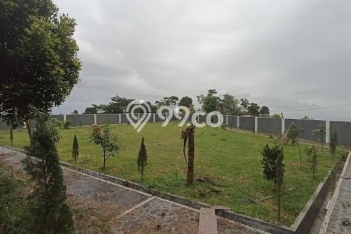 LOKASI TERBAIK! Vila di Bogor Utara, Ukuran 3950m2m², Area Strategis dengan jalan mudah LOKASI TERBAIK! Vila di Bogor Utara, Ukuran 3950m2m², Area Strategis dengan jalan mudah