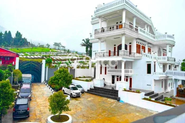 INVESTASI POTENSIAL! Vila Kawasan , Luas 3950m2m², Kawasan Berkembang INVESTASI POTENSIAL! Vila Kawasan , Luas 3950m2m², Kawasan Berkembang