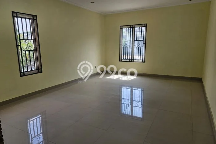 Disewakan! Rumah 5 Kamar Tidur &
4 Kamar Mandi di Modernland, Tangerang Disewakan! Rumah 5 Kamar Tidur &
4 Kamar Mandi di Modernland, Tangerang