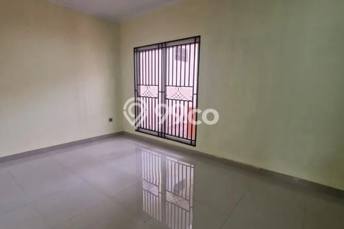 Disewakan! Rumah 5 Kamar Tidur &
4 Kamar Mandi di Modernland, Tangerang Disewakan! Rumah 5 Kamar Tidur &
4 Kamar Mandi di Modernland, Tangerang