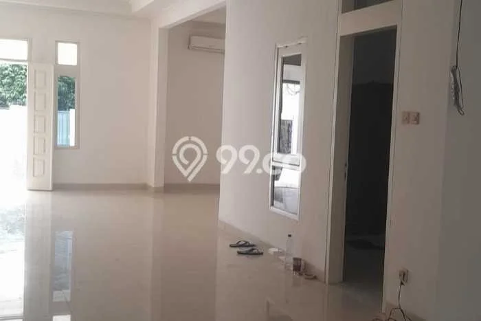 Lokasi terbaik! Rumah siap huni disewakan di Kebayoran Baru LB 250m2 Lokasi terbaik! Rumah siap huni disewakan di Kebayoran Baru LB 250m2