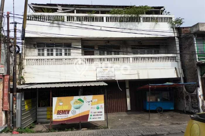 Ruko Dijual di Ciputat Timur LT 300m2, LB 530m2 untuk Investasi Ruko Dijual di Ciputat Timur LT 300m2, LB 530m2 untuk Investasi