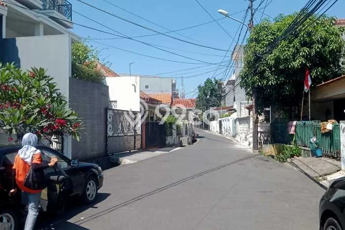 Lokasi terbaik! Rumah siap pakai disewakan di Tebet LB 220m2 Lokasi terbaik! Rumah siap pakai disewakan di Tebet LB 220m2