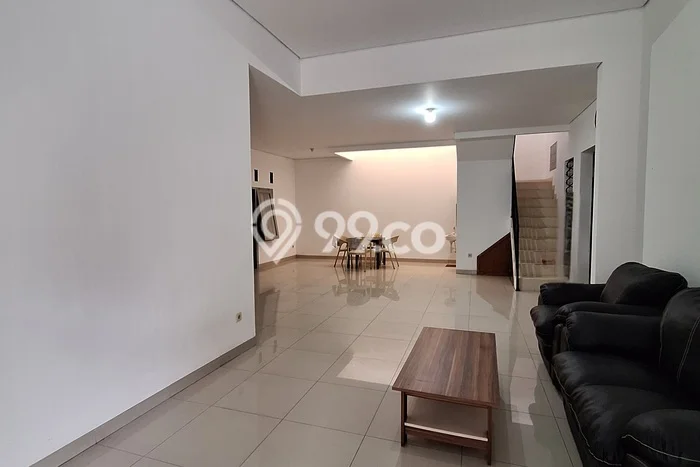 Lokasi strategis! Rumah siap huni disewakan di Tebet LB 220m2 Lokasi strategis! Rumah siap huni disewakan di Tebet LB 220m2