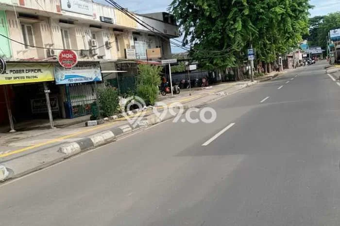 Ruko Dijual di Prime Area Jakarta Timur Luas 240m2 Ruko Dijual di Prime Area Jakarta Timur Luas 240m2