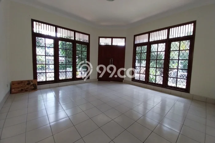 Lokasi strategis! Rumah siap huni dikontrakkan di Cinere LB 200m2 Lokasi strategis! Rumah siap huni dikontrakkan di Cinere LB 200m2
