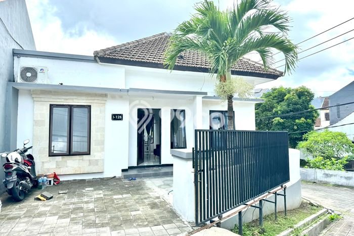 Dijual Hunian Rumah Terawat 2 Kamar di Taman Griya, Badung Dijual Hunian Rumah Terawat 2 Kamar di Taman Griya, Badung