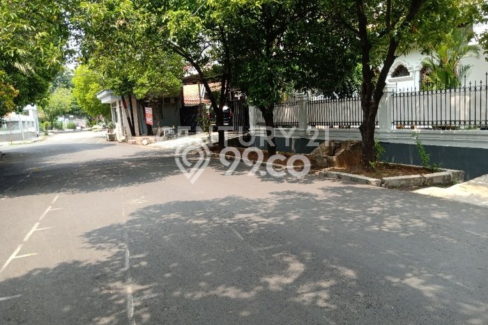 Rumah Elit LB 190m2 Siap Huni Desain Elegan di Klender, Jakarta Timur Rumah Elit LB 190m2 Siap Huni Desain Elegan di Klender, Jakarta Timur