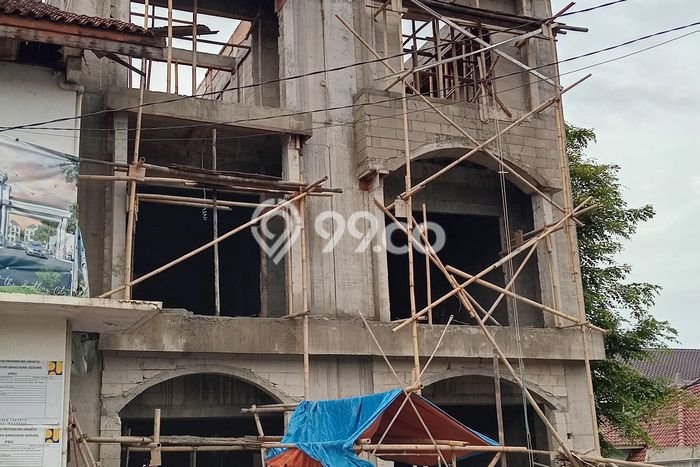 Ruko Dijual di Jakarta Timur LT 85m2 & LB 190m2 Lokasi Terbaik! Ruko Dijual di Jakarta Timur LT 85m2 & LB 190m2 Lokasi Terbaik!