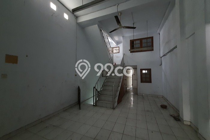 Ruko Dijual di Jakarta Barat LT 96m2 & LB 270m2 Lokasi Terbaik! Ruko Dijual di Jakarta Barat LT 96m2 & LB 270m2 Lokasi Terbaik!