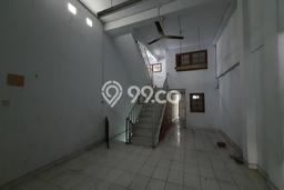 Ruko Dijual di Jakarta Barat LT 96m2 & LB 270m2 Lokasi Terbaik! Ruko Dijual di Jakarta Barat LT 96m2 & LB 270m2 Lokasi Terbaik!