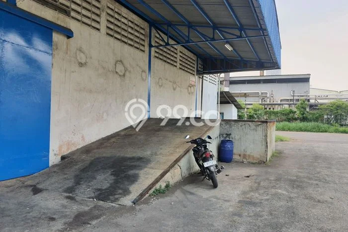 Unit Gudang disewakan di Cikarang Bekasi dengan LT 2000m2 / LB 1414m2 Unit Gudang disewakan di Cikarang Bekasi dengan LT 2000m2 / LB 1414m2