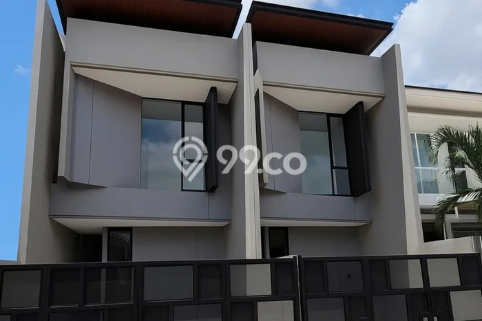 Rumah Strategis Modern Lb 160m2 di Rungkut, Surabaya Rumah Strategis Modern Lb 160m2 di Rungkut, Surabaya
