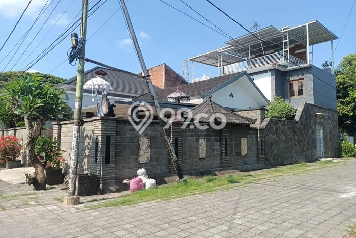 Rumah Kawasan Mataram, Luas 250m², LB 240m² Rumah Kawasan Mataram, Luas 250m², LB 240m²