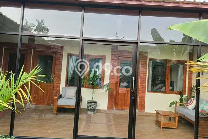 Rumah Sewa Denpasar LT 200m2 LB 100m2 Area Sanur Kauh Rumah Sewa Denpasar LT 200m2 LB 100m2 Area Sanur Kauh