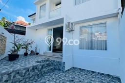 Lokasi terbaik! Rumah siap pakai disewakan di Jimbaran LB 130m2 Lokasi terbaik! Rumah siap pakai disewakan di Jimbaran LB 130m2
