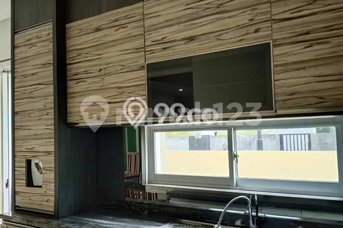 Rumah sewa siap huni 8 Kamar Tidur di BSD De Park, Tangerang Rumah sewa siap huni 8 Kamar Tidur di BSD De Park, Tangerang