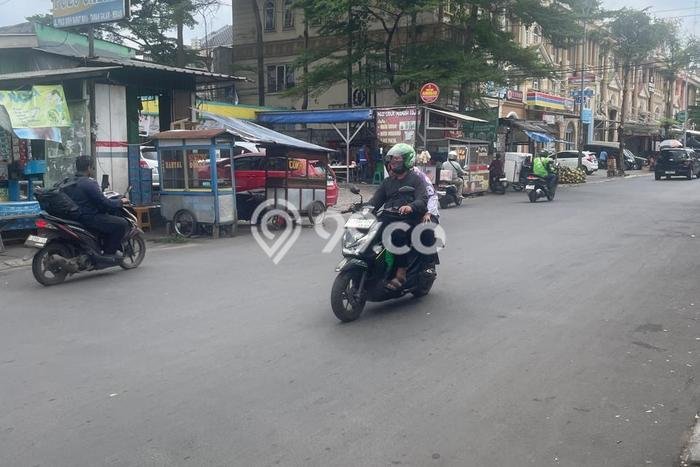 Ruko Disewa di Bekasi dengan LB 600m2 Area Komersial Ramai Ruko Disewa di Bekasi dengan LB 600m2 Area Komersial Ramai