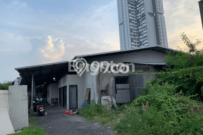 Gudang Strategis Kawasan Tenggilis Mejoyo, Luas 900m2m², Mainroad, Tingkat Keramaian Tinggi Gudang Strategis Kawasan Tenggilis Mejoyo, Luas 900m2m², Mainroad, Tingkat Keramaian Tinggi