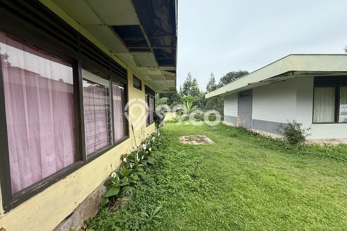 Investasi Potensial! Vila Kawasan Cipanas, Ukuran 5640m2m², Akses Mudah Fasilitas Umum Investasi Potensial! Vila Kawasan Cipanas, Ukuran 5640m2m², Akses Mudah Fasilitas Umum