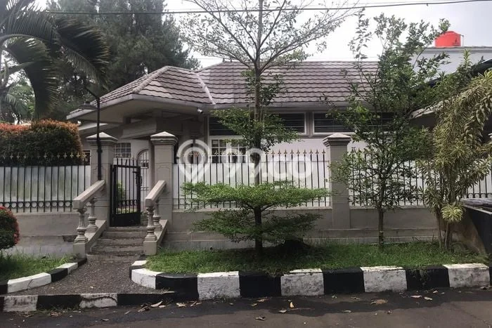 Dijual Rumah Luas Elegan Dengan View Eksklusif di Tajur, Bogor Dijual Rumah Luas Elegan Dengan View Eksklusif di Tajur, Bogor