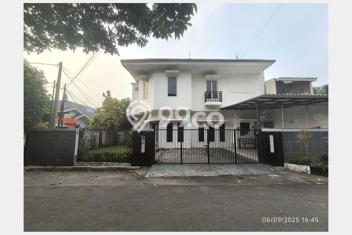 For Sale! Premium House LT 240m2 Desain Modern di Duta Pakuan For Sale! Premium House LT 240m2 Desain Modern di Duta Pakuan