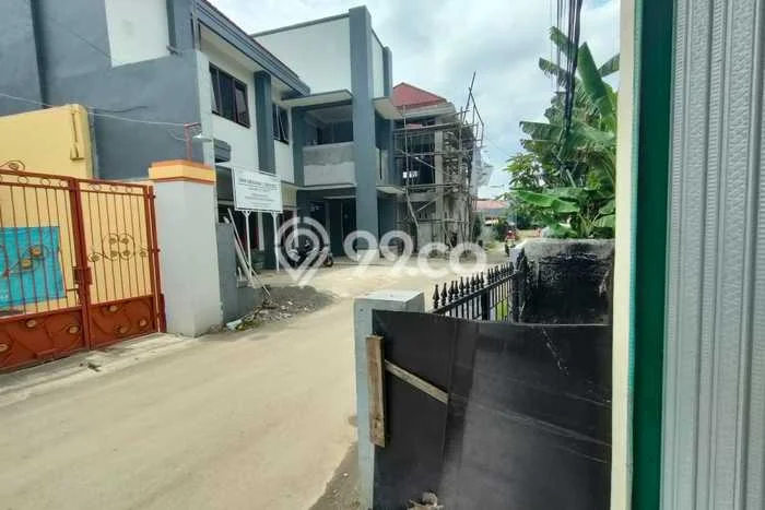 Kost Dijual Lokasi Cibinong, Bogor, 6 KT, 4 KM, 200m2 Kost Dijual Lokasi Cibinong, Bogor, 6 KT, 4 KM, 200m2