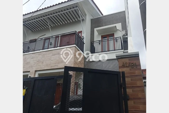 Rumah Eksklusif Siap Huni LT 200m2 di Ciledug, Tangerang Rumah Eksklusif Siap Huni LT 200m2 di Ciledug, Tangerang