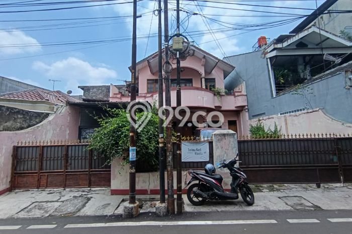 Dijual Hunian Mewah dengan Fasilitas Sekitar Lengkap di Matraman, Jakarta Timur Dijual Hunian Mewah dengan Fasilitas Sekitar Lengkap di Matraman, Jakarta Timur