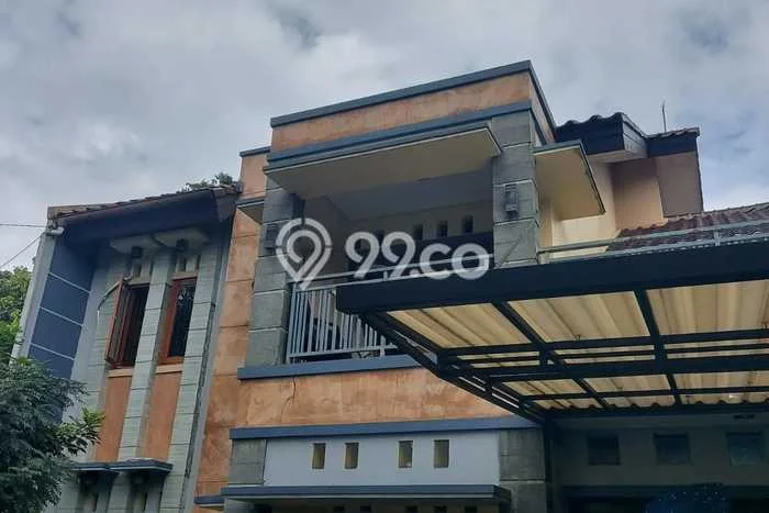Rumah Elit Modern Tanpa Renovasi di Cikutra Bandung Rumah Elit Modern Tanpa Renovasi di Cikutra Bandung