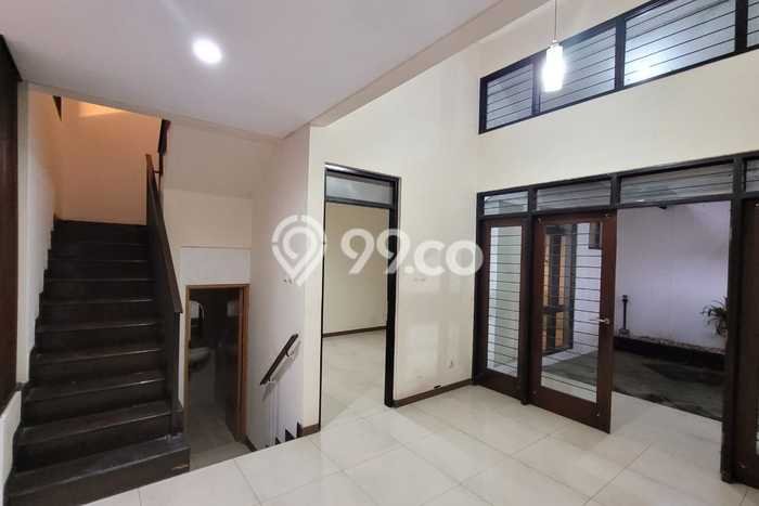Jual Rumah Siap Huni di Batununggal Bandung Harga Rp 2,75 Juta LT 180m2 Jual Rumah Siap Huni di Batununggal Bandung Harga Rp 2,75 Juta LT 180m2