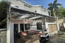 Kesempatan Investasi 4 Kamar Tidur dan 3 Kamar Mandi di Lokasi Strategis Moch Toha, Bandung Kesempatan Investasi 4 Kamar Tidur dan 3 Kamar Mandi di Lokasi Strategis Moch Toha, Bandung