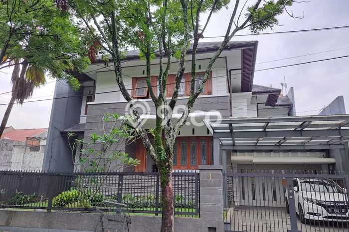 Rumah Mewah Siap Huni LT 400m2 di Batununggal, Bandung Rumah Mewah Siap Huni LT 400m2 di Batununggal, Bandung