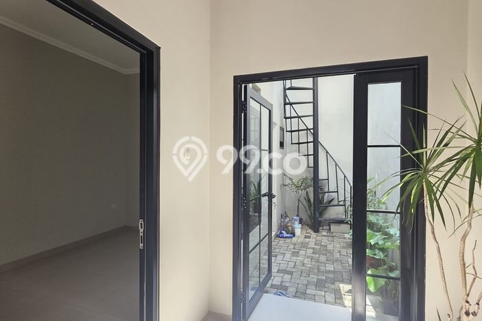 Dijual Rumah Strategis Bagus Punya 3 KT di Cinere Depok SHM Dijual Rumah Strategis Bagus Punya 3 KT di Cinere Depok SHM