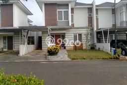 Ready to Use! Luxury House LT 200m2 Desain Modern di Cibubur Ready to Use! Luxury House LT 200m2 Desain Modern di Cibubur