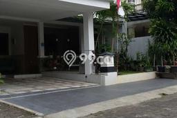 Ready to Use! Luxury House LT 180m2 Desain Elegan di Kota Wisata Ready to Use! Luxury House LT 180m2 Desain Elegan di Kota Wisata