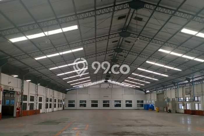 Unit Gudang Disewakan di Narogong di Area Ramai & Strategis Unit Gudang Disewakan di Narogong di Area Ramai & Strategis