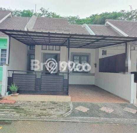 Rumah Modern 2 Kamar LT 90m2 di Kota Wisata Rumah Modern 2 Kamar LT 90m2 di Kota Wisata