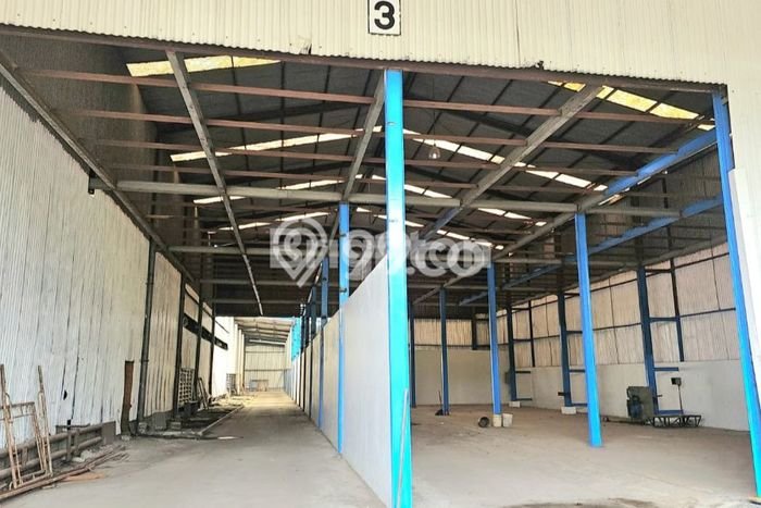 Area Ramai! Gudang Dijual di Taman untuk Bisnis Luas Bangunan 4580m2 Area Ramai! Gudang Dijual di Taman untuk Bisnis Luas Bangunan 4580m2