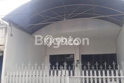 Hunian Cantik Modern Lb 216m2 di Tambaksari, Surabaya Hunian Cantik Modern Lb 216m2 di Tambaksari, Surabaya