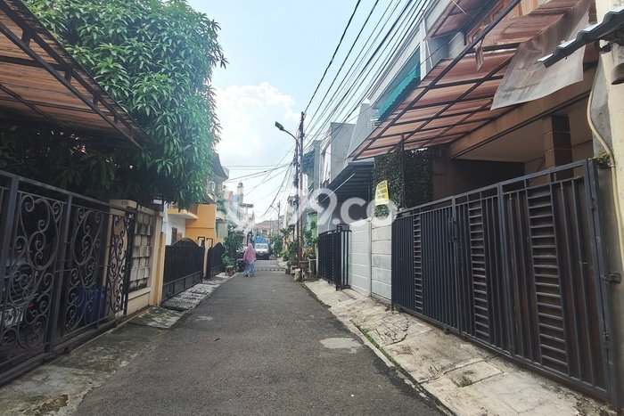 For Sale Rumah 3 Kamar Lokasi Ideal Nyaman dan Strategis di Duren Sawit For Sale Rumah 3 Kamar Lokasi Ideal Nyaman dan Strategis di Duren Sawit