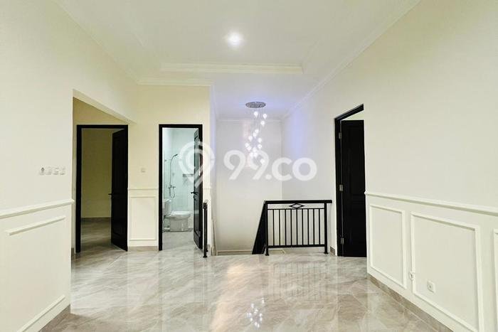 Ready to Use! Luxury House LT 168m2 Desain Elegan di BSD City Ready to Use! Luxury House LT 168m2 Desain Elegan di BSD City