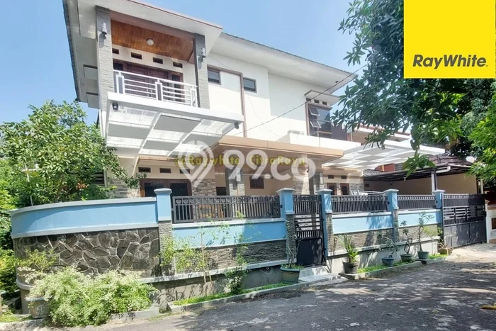 Rumah Modern 3 KT LT 180m2 di Cirebon Kota Rumah Modern 3 KT LT 180m2 di Cirebon Kota