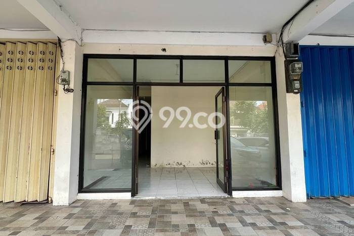 LOKASI SUPER STRATEGIS! Ruko di Graha, Luas 180m², Ramai Pengunjung LOKASI SUPER STRATEGIS! Ruko di Graha, Luas 180m², Ramai Pengunjung