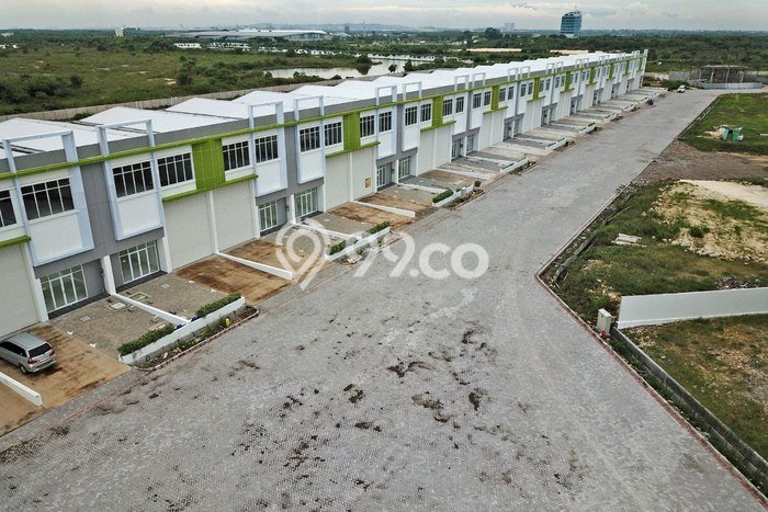 AREA KOMERSIAL! Gudang di Manyar, Luas 210m2m², Lokasi Strategis AREA KOMERSIAL! Gudang di Manyar, Luas 210m2m², Lokasi Strategis