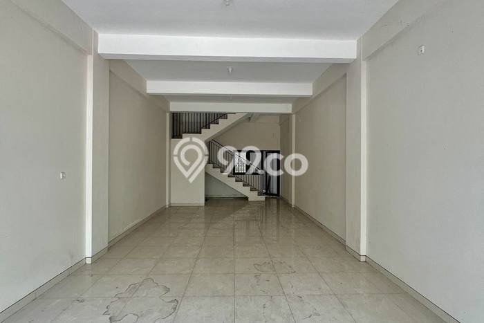 Ruko di , Luas 288m2m², Lokasi Bisnis, For Rent Ruko di , Luas 288m2m², Lokasi Bisnis, For Rent