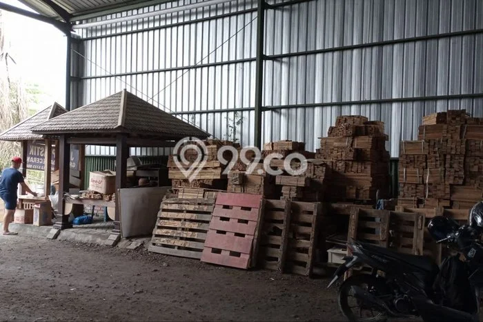 LOKASI STRATEGIS! Gudang For Rent di Kedamean, Luas 407m2m², Area Bisnis LOKASI STRATEGIS! Gudang For Rent di Kedamean, Luas 407m2m², Area Bisnis