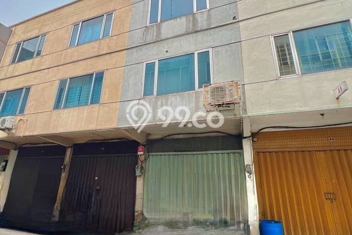 Ruko Area Niaga di Surabaya Kota, Luas 180m2m², Siap Usaha Ruko Area Niaga di Surabaya Kota, Luas 180m2m², Siap Usaha